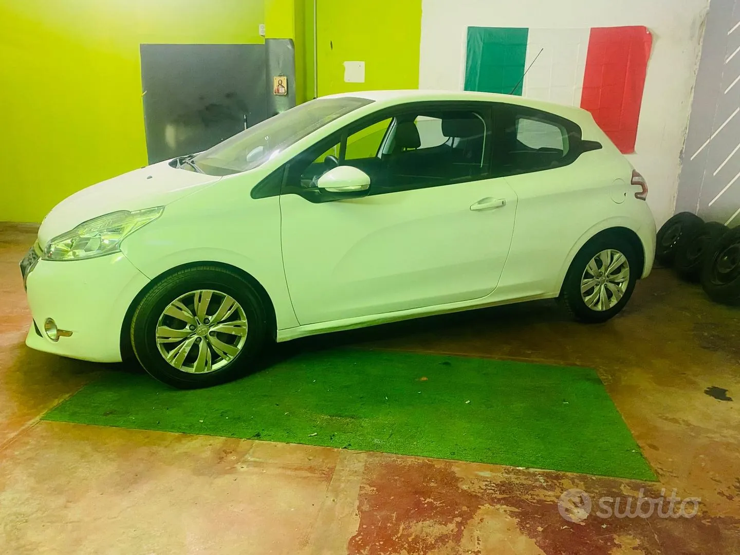 Peugeot 208 2012 photo 5