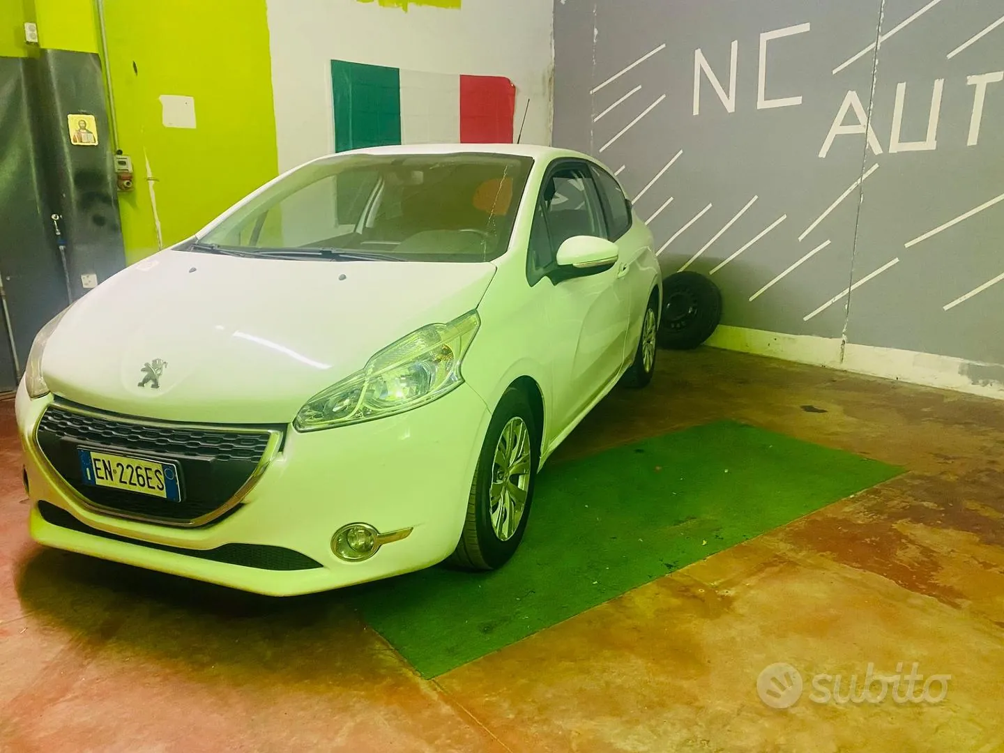 Peugeot 208 2012 photo 3