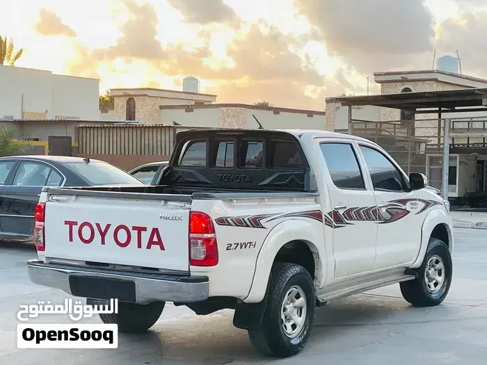 Toyota Hilux 2012 photo 3
