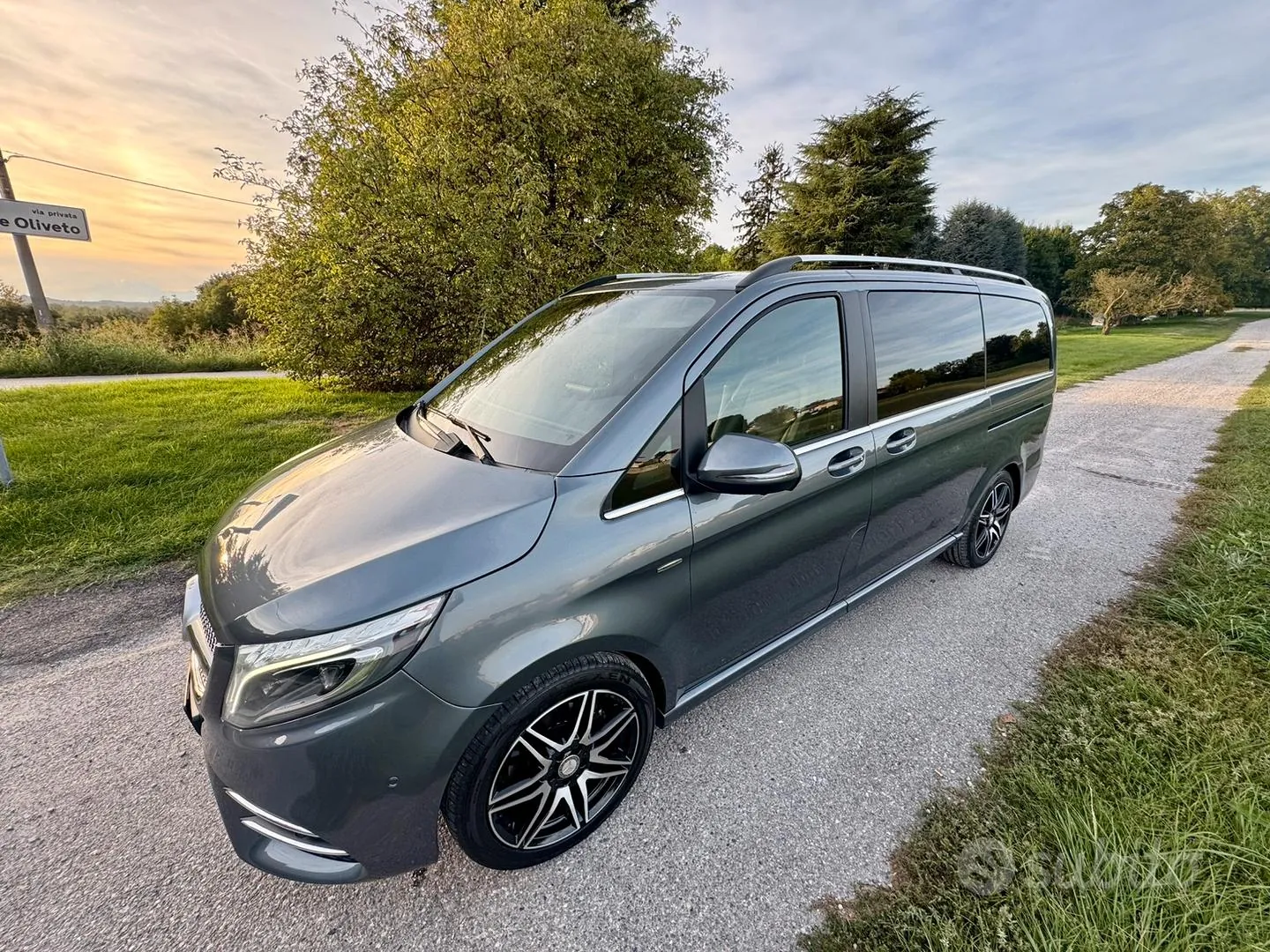 Mercedes-Benz V-Class 2019 photo 2