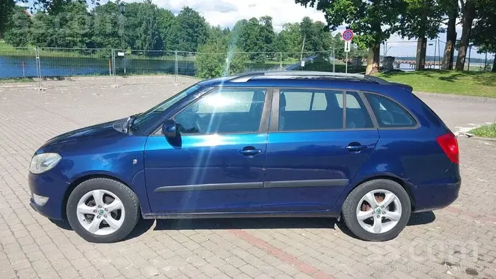 Skoda Fabia 2010 photo 5