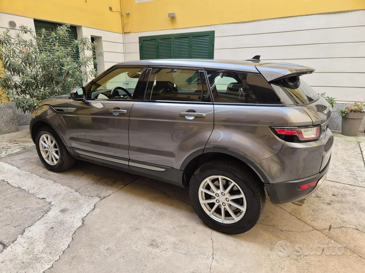 Land Rover Range Rover Evoque 2016 photo 3