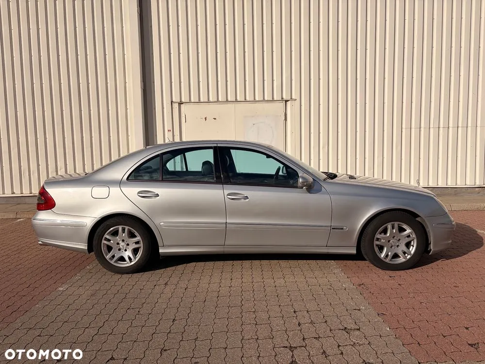 Mercedes-Benz E-Class 2007 photo 2