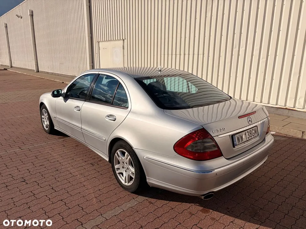 Mercedes-Benz E-Class 2007 photo 5