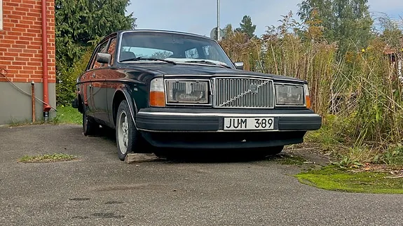 Volvo 264 1977 photo 2
