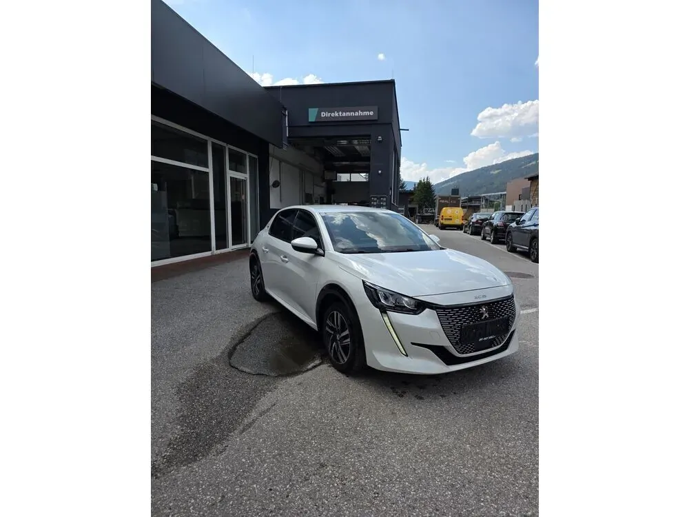Peugeot 208 2021 photo 2