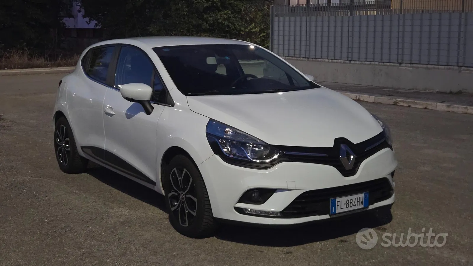 Renault Clio 2017 photo 2