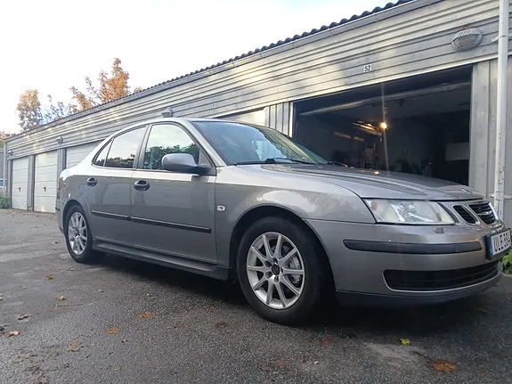 Saab 9-3 2005 photo 2