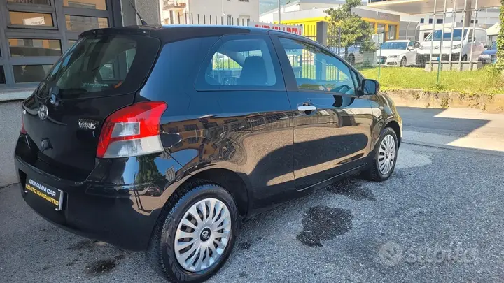 Toyota Yaris 2011 photo 5