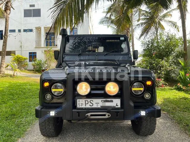 Land Rover Defender