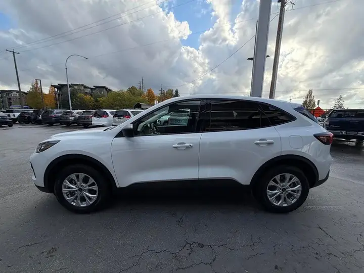 Ford Escape 2025 photo 4
