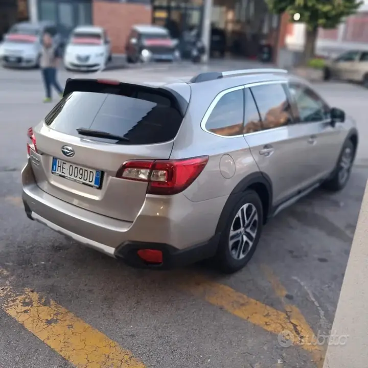Subaru Outback 2019 photo 2