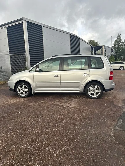 Volkswagen Touran 2006 photo 4