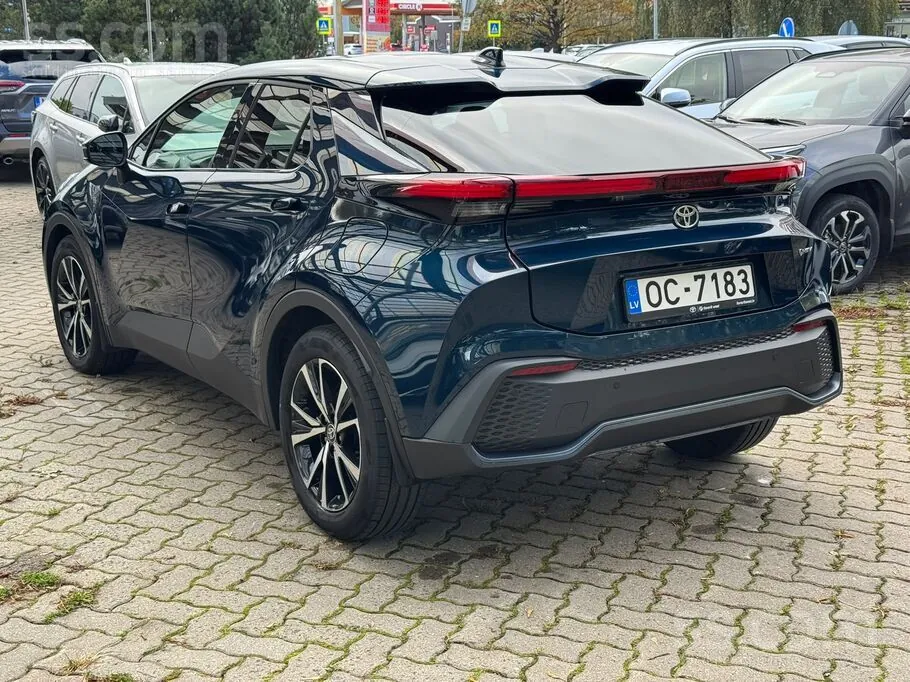 Toyota C-Hr 2025 photo 3