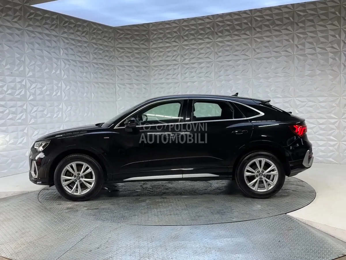 Audi Q3 2021 photo 4