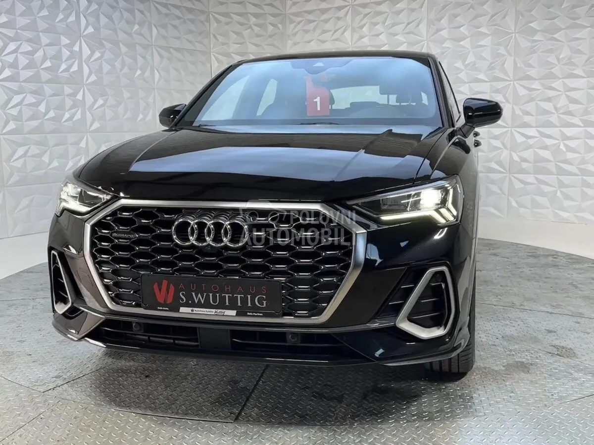 Audi Q3 2021 photo 2