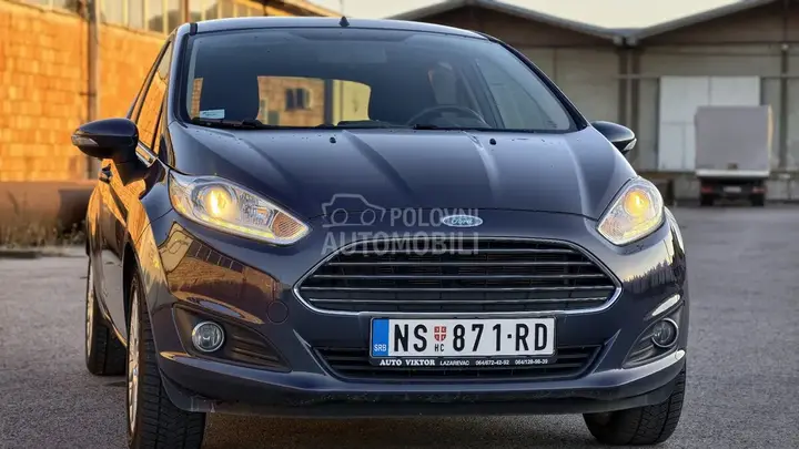 Ford Fiesta 2013 photo 2