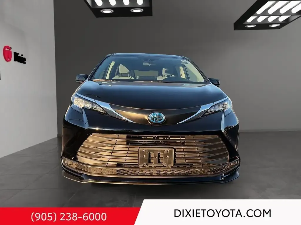Toyota Sienna 2023 photo 2