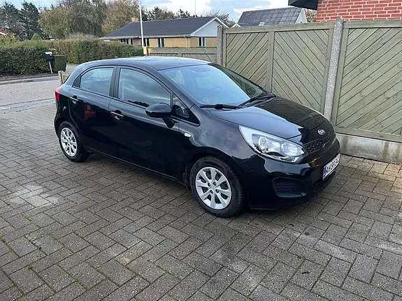 Kia Rio 2013 photo 2