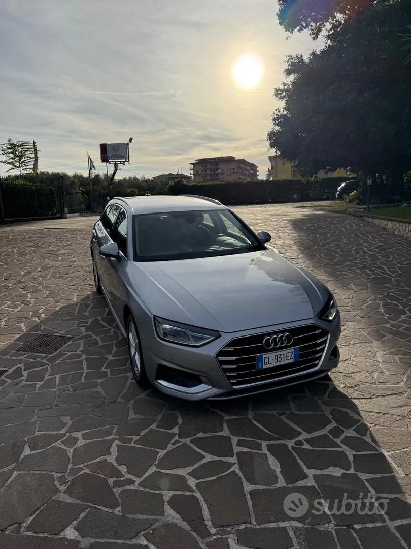 Audi A4 2022 photo 2