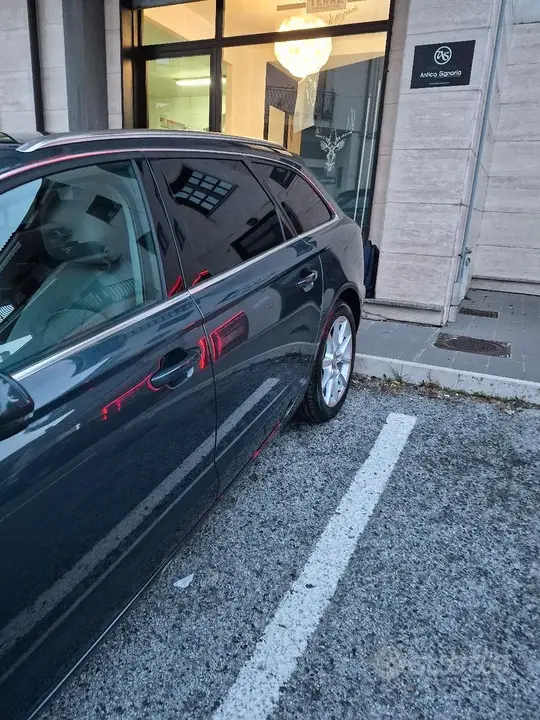 Audi A6 Avant 2012 photo 4