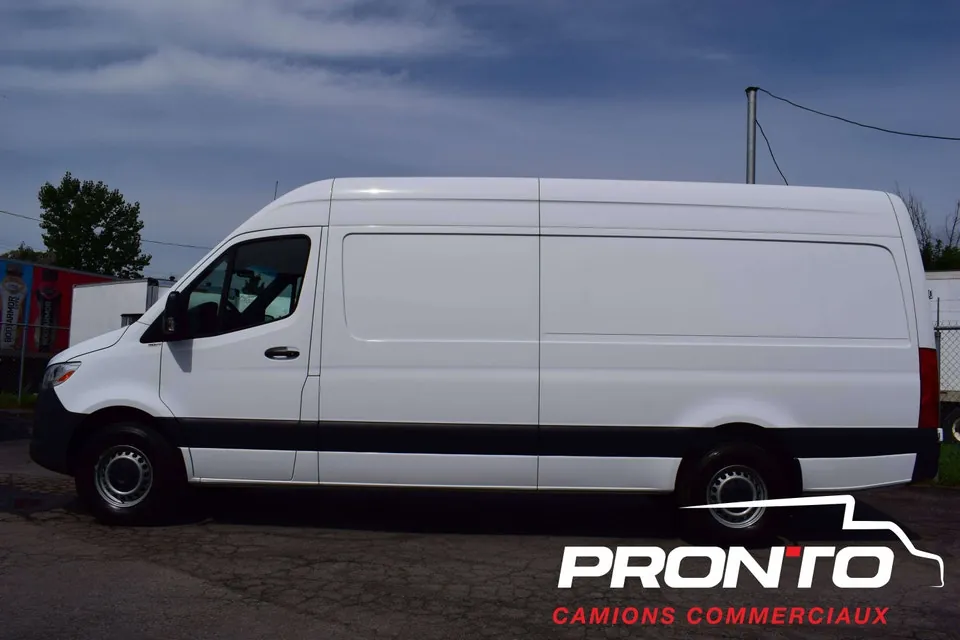 Mercedes-Benz Sprinter 2024 photo 4