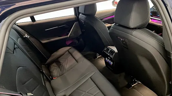 BMW 530E 2026 photo 5