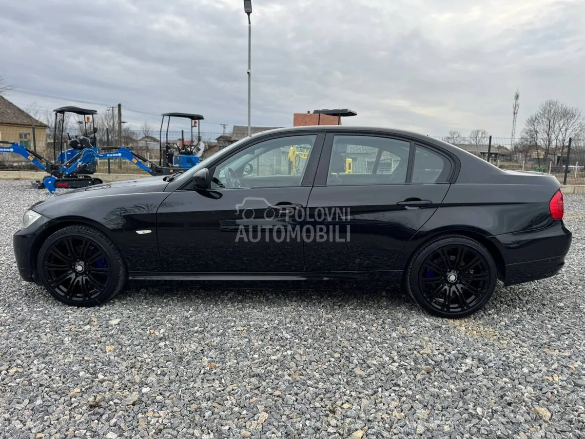 BMW 320 2010 photo 2