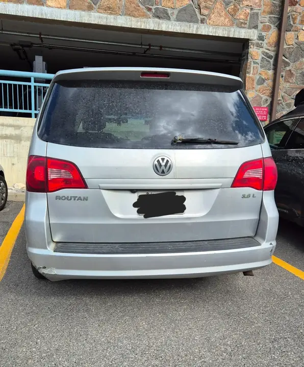 Volkswagen Routan 2012 photo 5