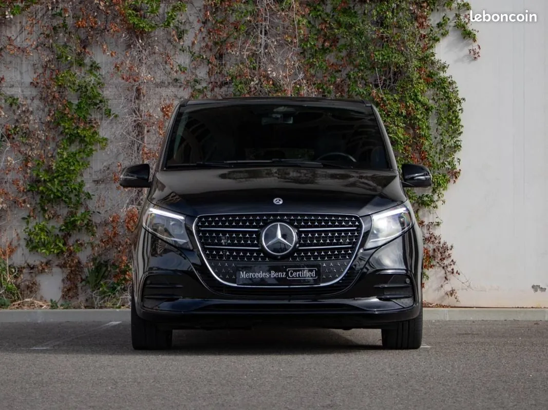 Mercedes-Benz V 2024 photo 2