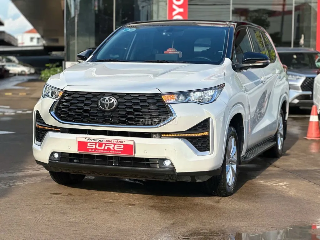Toyota Innova Cross