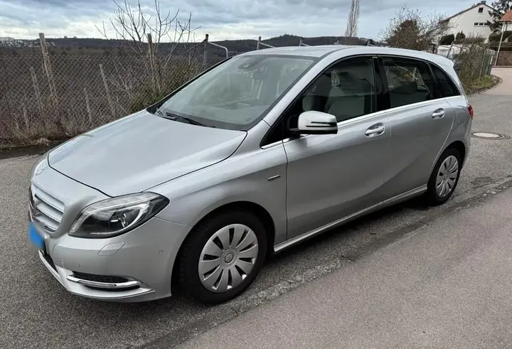Mercedes-Benz B200