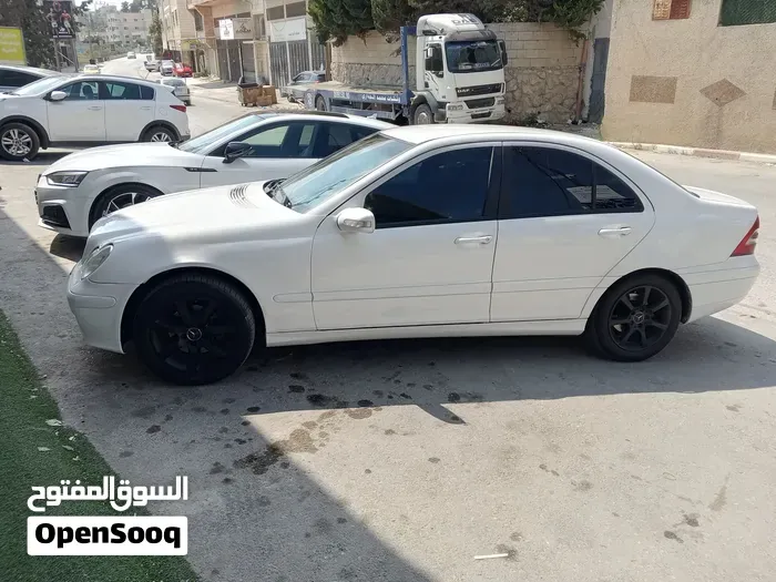 Mercedes-Benz C-Class 2005 photo 2