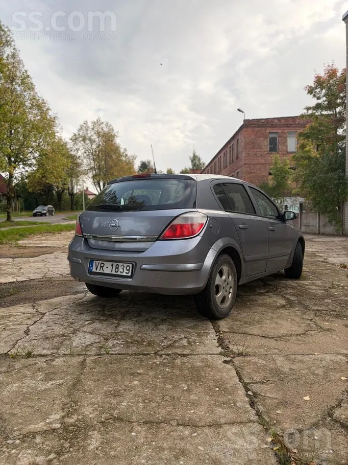 Opel Astra 2005 photo 2