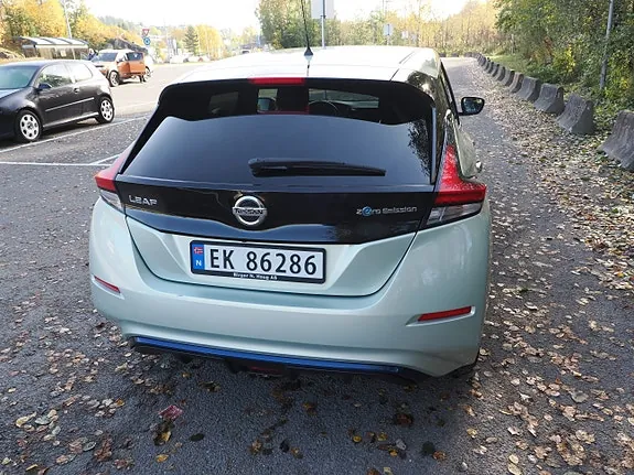 Nissan Leaf 2018 photo 2