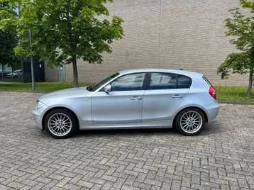 BMW 116I 2010 photo 3