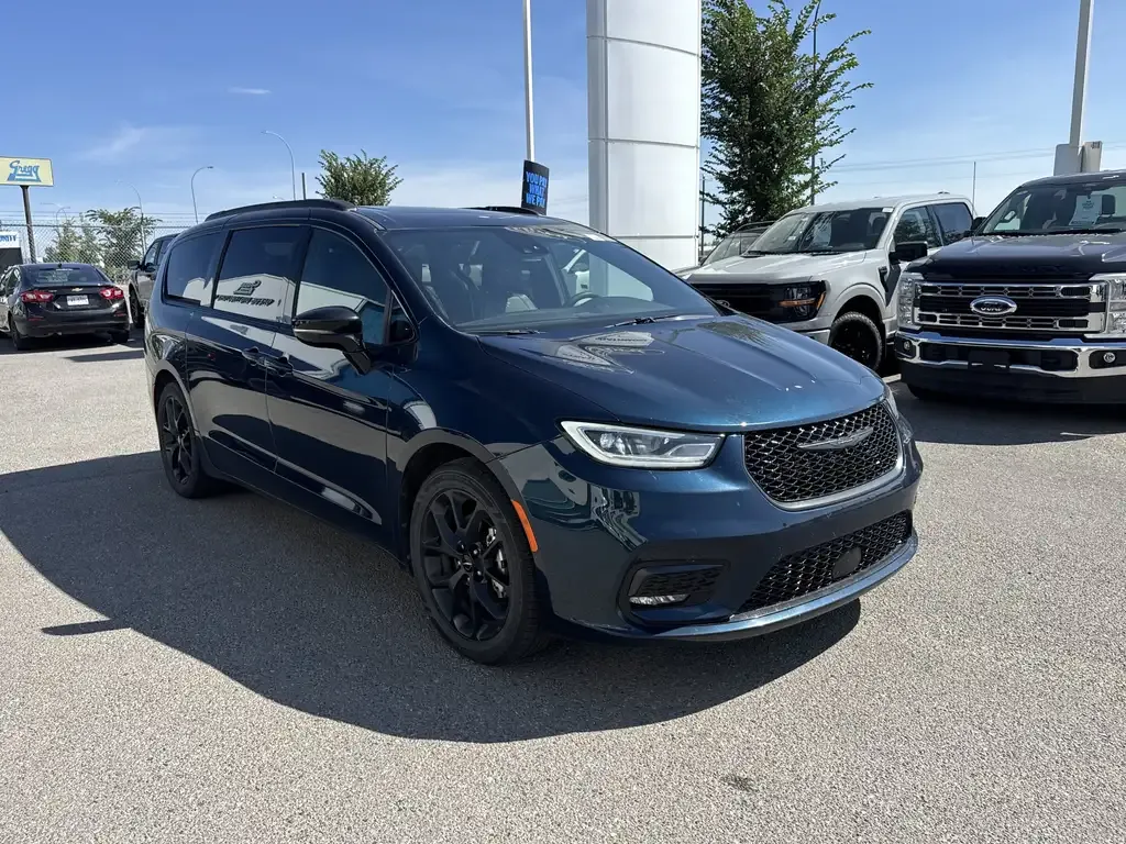 Chrysler Pacifica 2025 photo 4