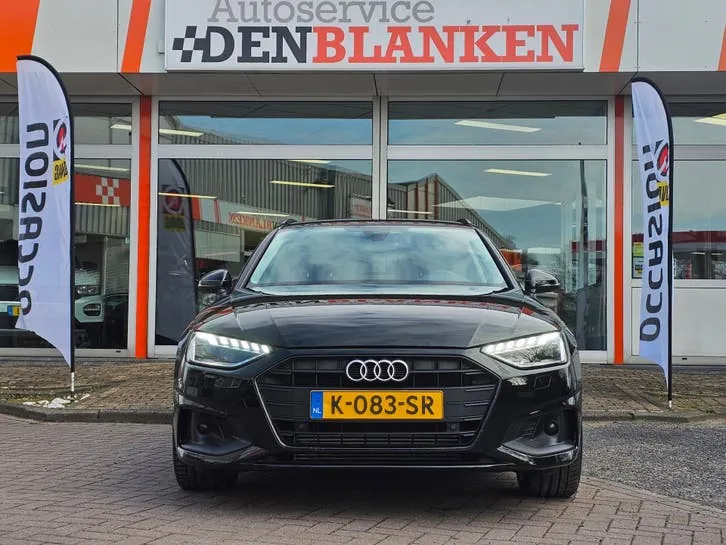 Audi A4 2021 photo 2