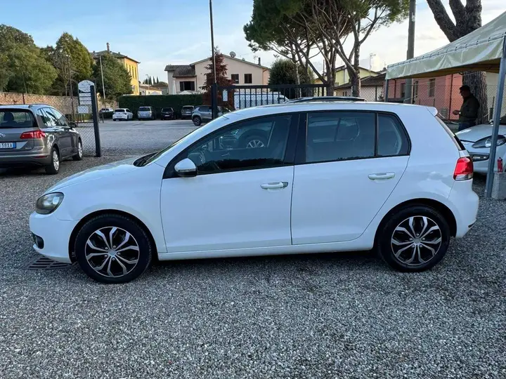 Volkswagen Golf 2010 photo 5