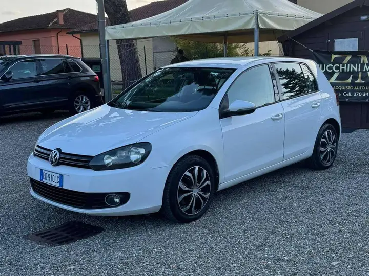 Volkswagen Golf 2010 photo 4