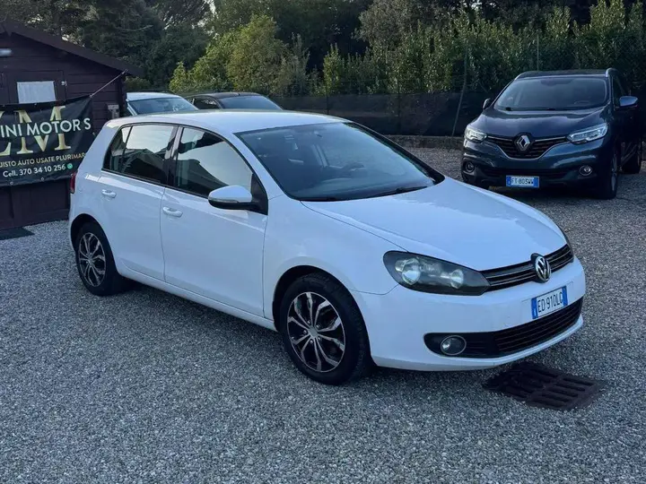 Volkswagen Golf 2010 photo 2