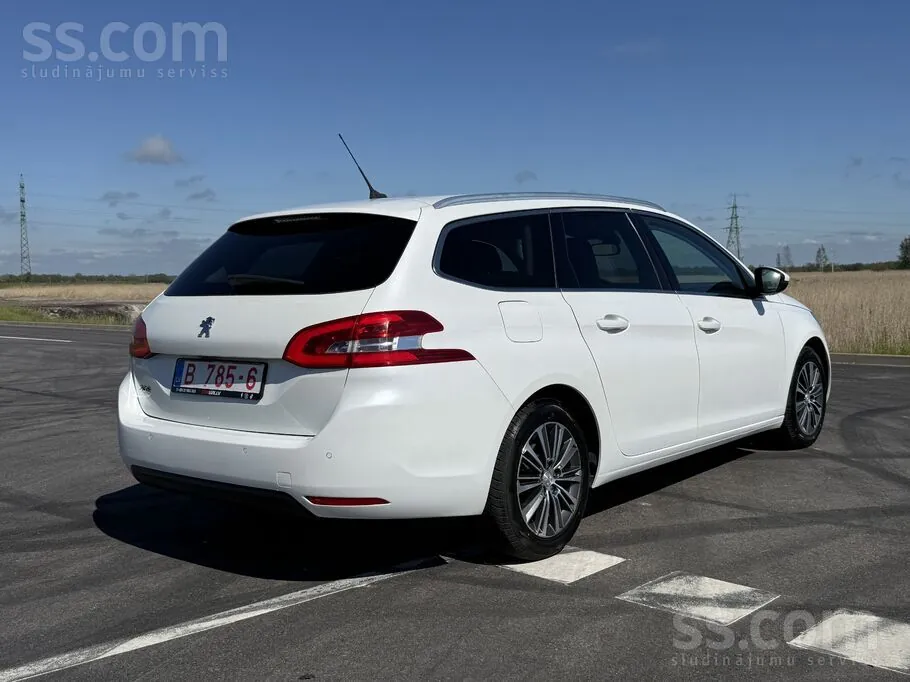 Peugeot 308 2021 photo 2
