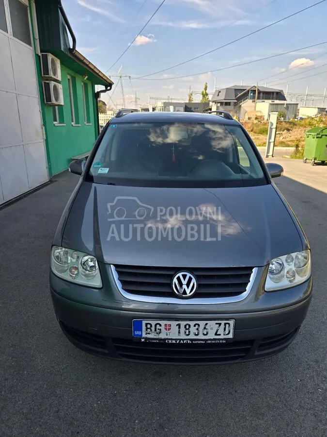 Volkswagen Touran 2006 photo 2