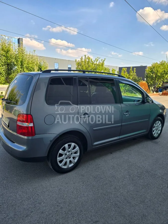 Volkswagen Touran 2006 photo 4