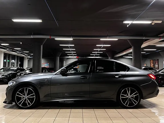 BMW 330E 2020 photo 2