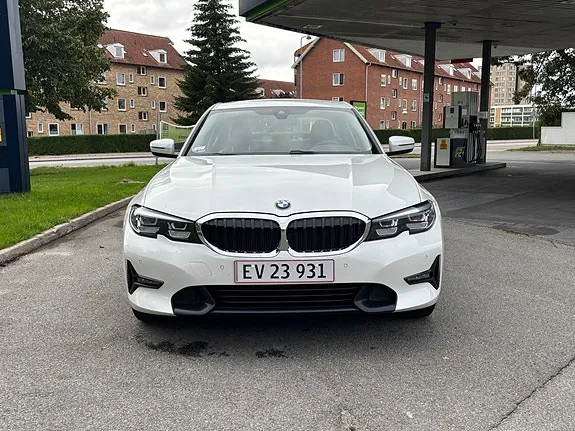 BMW 330E 2020 photo 2