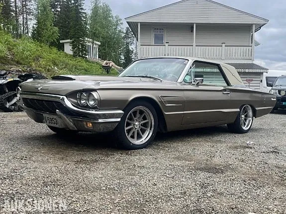 Ford Thunderbird