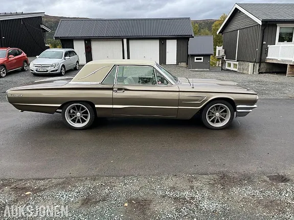 Ford Thunderbird 1965 photo 4
