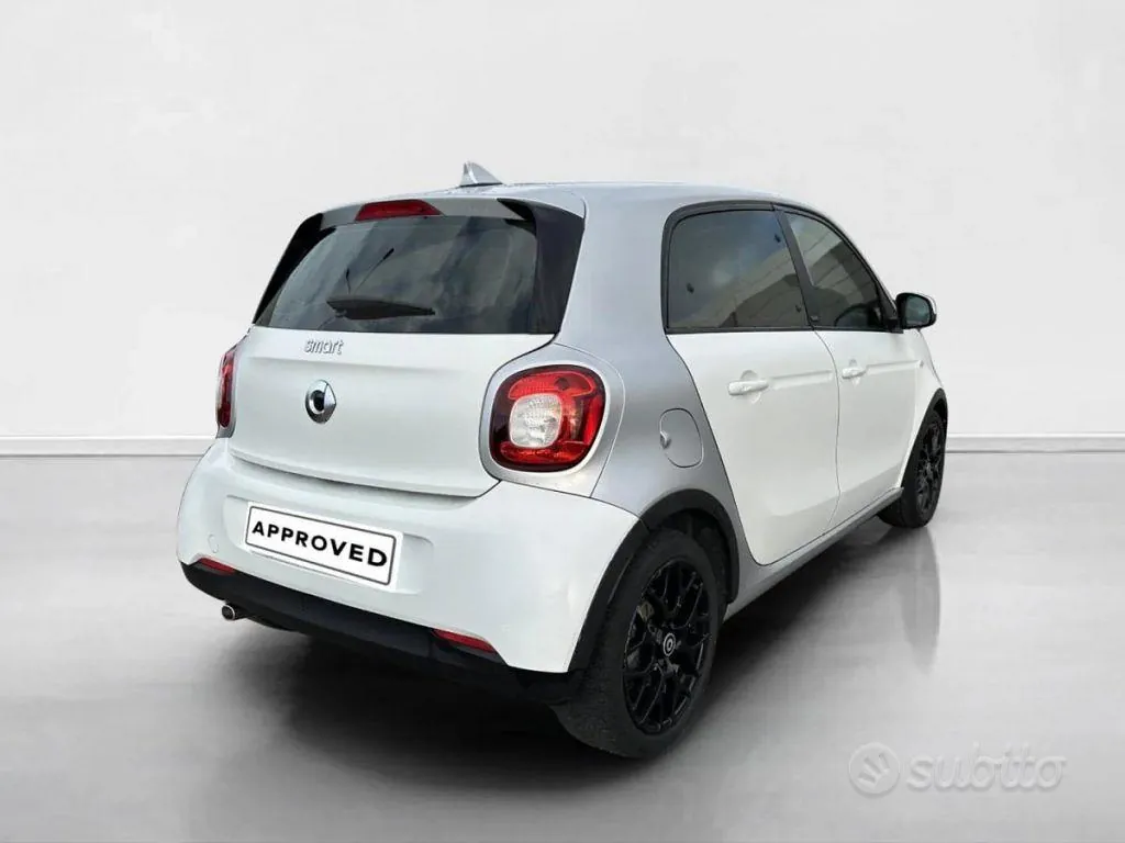 Smart Forfour 2018 photo 2