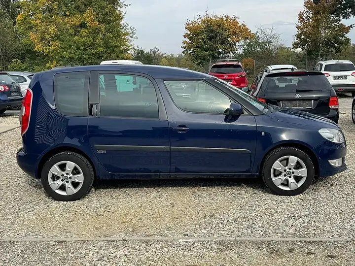 Skoda Roomster 2011 photo 2